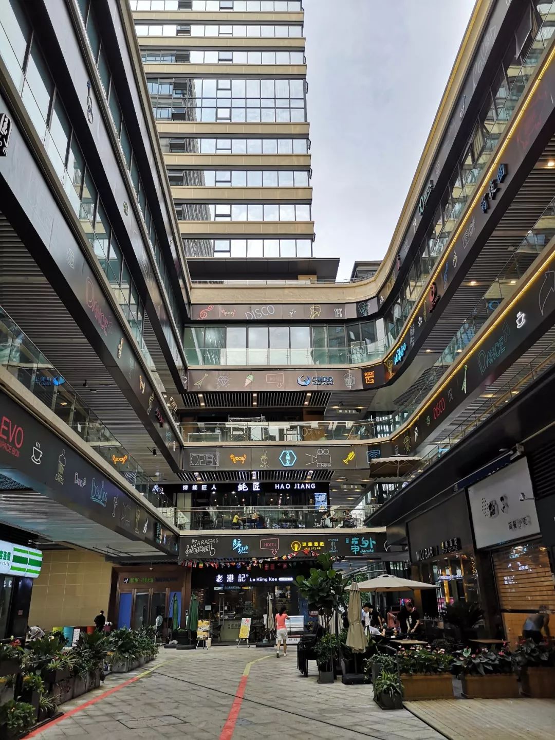 什么餐厅赚钱-把餐厅开在什么位置最赚钱？-优创圈