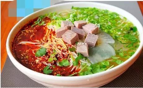兰州什么赚钱-惊！兰州拉面馆原来这么赚钱？一家小店老板亮出7根手指…-优创圈