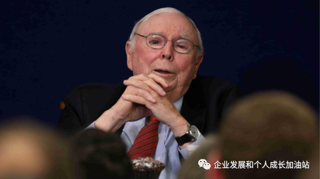 万达广场靠什么赚钱-投资界传奇查理·芒格说：“赚大钱不是靠买卖，是靠等待。”-优创圈