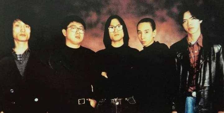 歌手赚钱嘛_歌手赚钱的模式_现在歌手靠什么赚钱