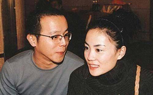 歌手赚钱嘛_现在歌手靠什么赚钱_歌手赚钱的模式