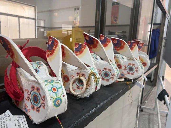 手工能在家赚钱活做的工作_手工制作在家里能挣钱的活_在家能做什么手工活赚钱