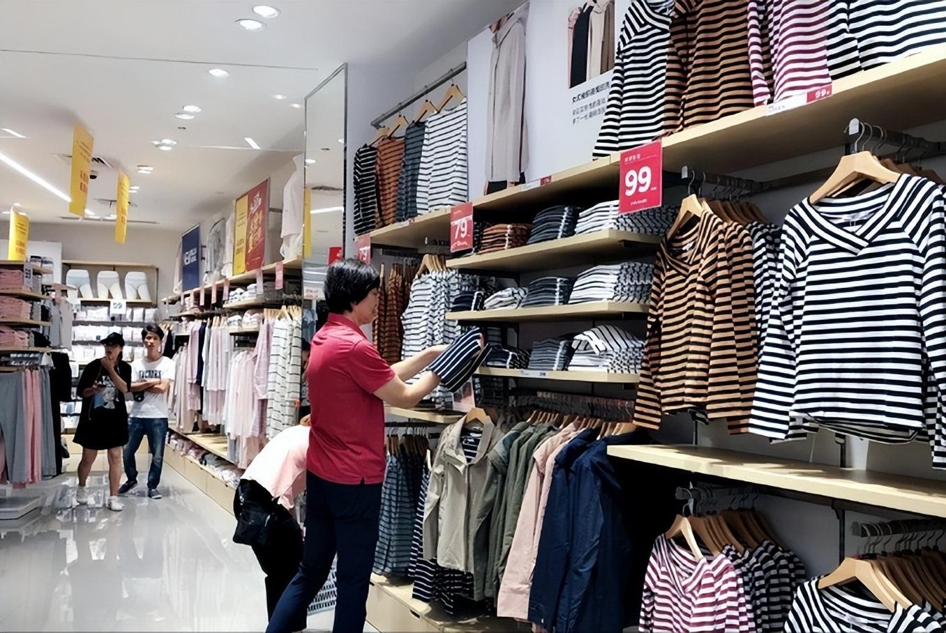 什么假货赚钱-衣服全是“假货”？继“南极人”后，这4家品牌也靠卖吊牌赚钱了-优创圈