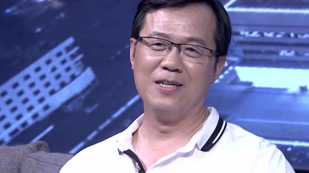 卓伟靠什么赚钱-“第一狗仔”卓伟的消亡史，以及被他爆出来的8个“惊天大瓜”-优创圈