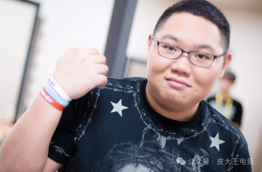 澳门什么行业赚钱-PDD和那个男人回来了？两人一起现身澳门，经纪人：合约还没谈好-优创圈