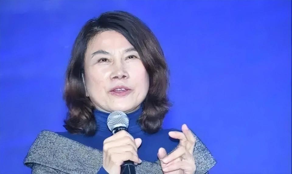 图片[2]-珠海什么工作赚钱-年薪达1142万，还持有17亿的格力股票，董明珠再提调高个税起征点-优创圈