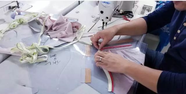 工厂赚钱开小店赚钱吗_开什么小工厂赚钱_工厂赚钱开小店违法吗