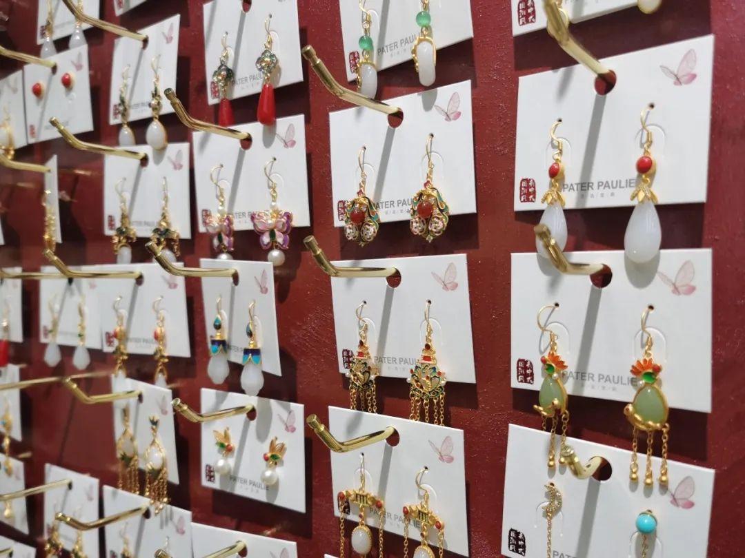 图片[12]-女性做什么生意赚钱-“义乌最牛老板娘”创业，放弃百万年薪，打着地铺做出上亿生意-优创圈