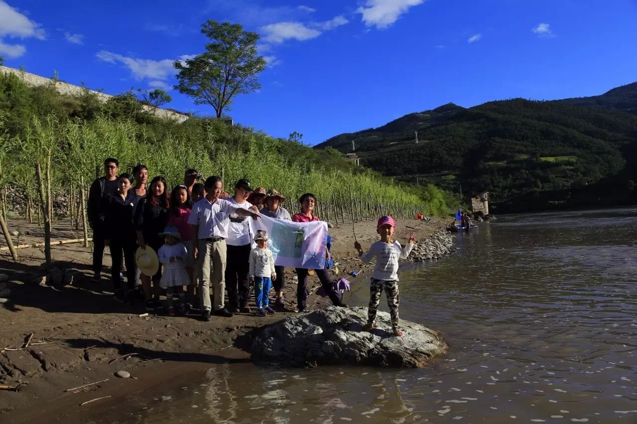 旅行家靠什么赚钱_旅行赚钱靠家的说说_旅行挣钱