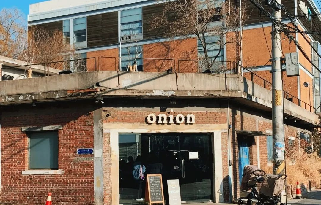 咖啡店靠什么赚钱_咖啡赚钱吗_咖啡店挣钱方法