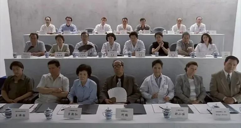 郭敬明赚钱_郭敬明亏钱_郭敬明靠什么赚钱