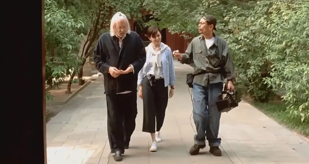郭敬明赚钱_郭敬明靠什么赚钱_郭敬明亏钱