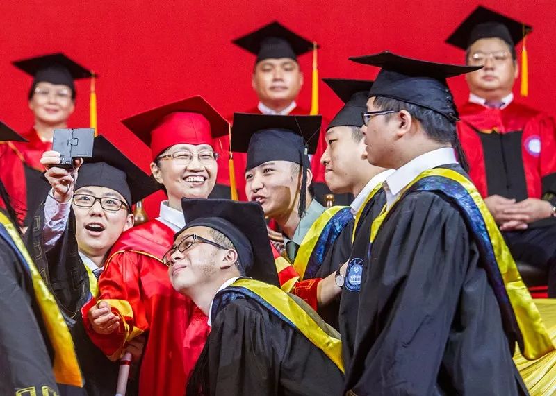 挣大钱的专业_大学专业赚钱排名_大学读什么专业最赚钱