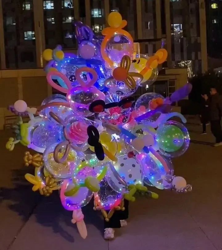 夜市赚钱么_在夜市卖点啥挣钱_夜市买什么最赚钱