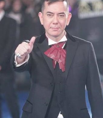 葛薇龙靠什么赚钱_靠自媒体赚钱靠谱吗_靠打游戏赚钱靠谱吗