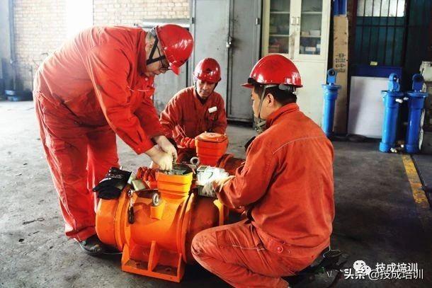 电工赚多少钱_电工干什么最赚钱_电工赚的多吗