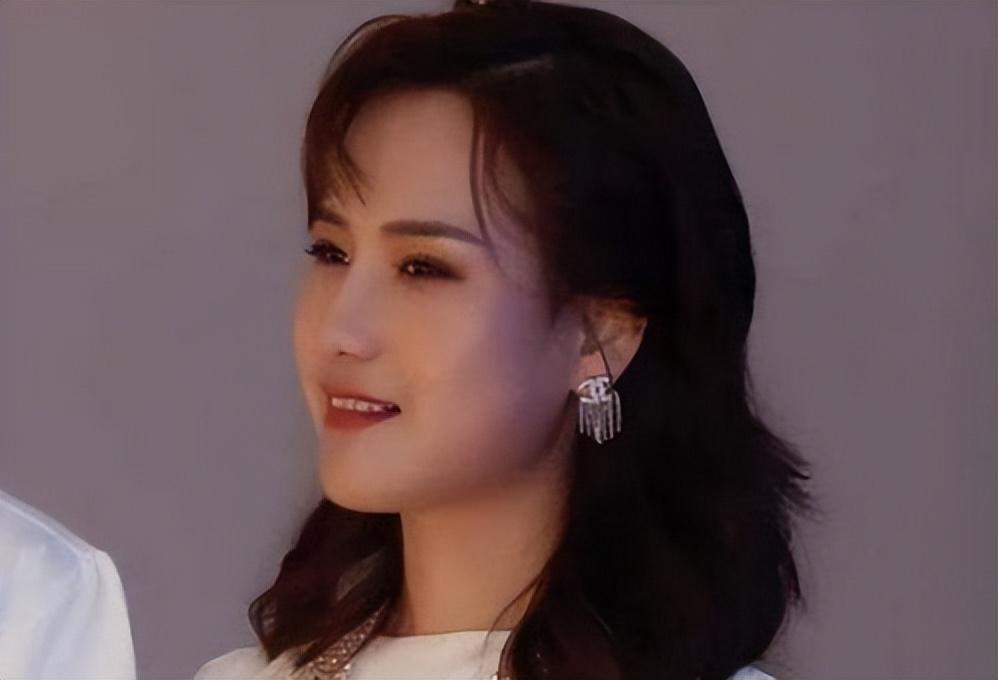 脸歪照相下巴特别歪_歪脸网靠什么赚钱_拍照时脸歪是真歪还是