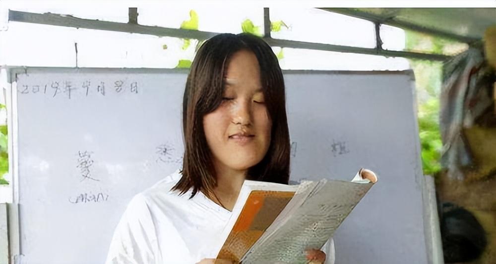 脸歪照相下巴特别歪_歪脸网靠什么赚钱_拍照时脸歪是真歪还是