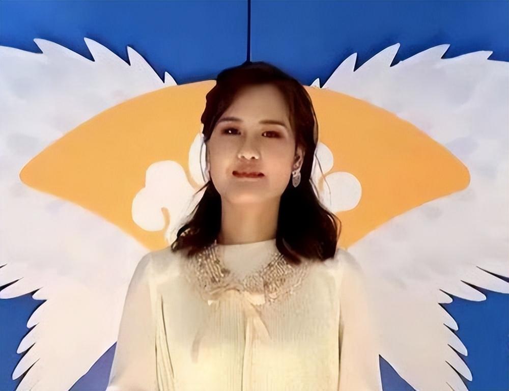 拍照时脸歪是真歪还是_歪脸网靠什么赚钱_脸歪照相下巴特别歪