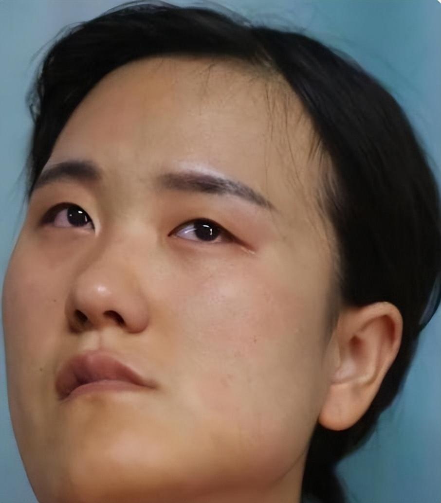 歪脸网靠什么赚钱_脸歪照相下巴特别歪_拍照时脸歪是真歪还是