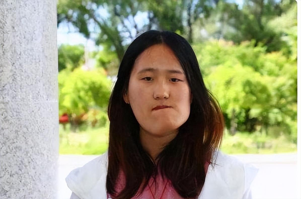拍照时脸歪是真歪还是_脸歪照相下巴特别歪_歪脸网靠什么赚钱