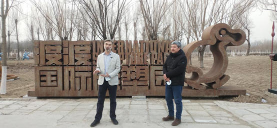 独立策展人靠什么赚钱_策展赚钱靠独立人生吗_策展如何赚钱