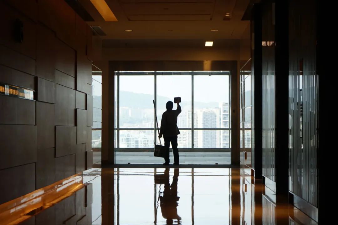 商场卖什么吃的最赚钱-我的母亲在深圳商场做保洁-优创圈