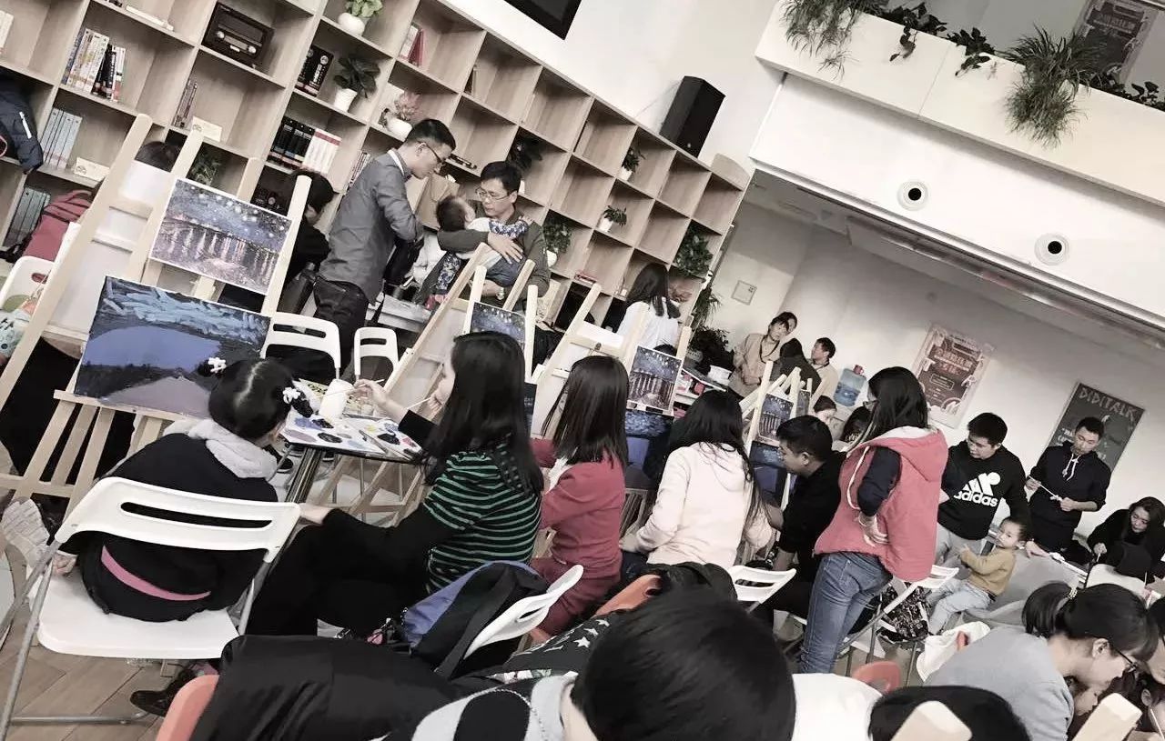 策展人如何赚钱_独立策展人收入_独立策展人靠什么赚钱