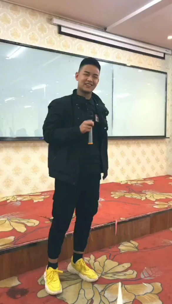 儿童理发店赚钱吗_儿童理发店靠什么赚钱_理发赚钱靠儿童店挣钱吗