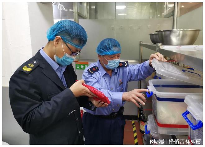 现在在大学门口开什么店_大学门口开店赚钱吗_大学门口开什么店赚钱