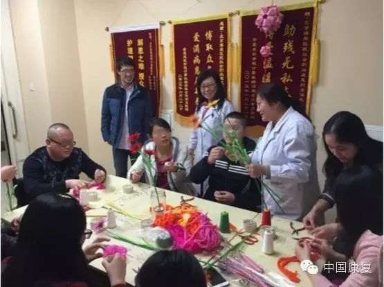 什么手工艺品能赚钱-中国康复研究中心社会职业康复科开展手工艺品制作职业技能培训-优创圈