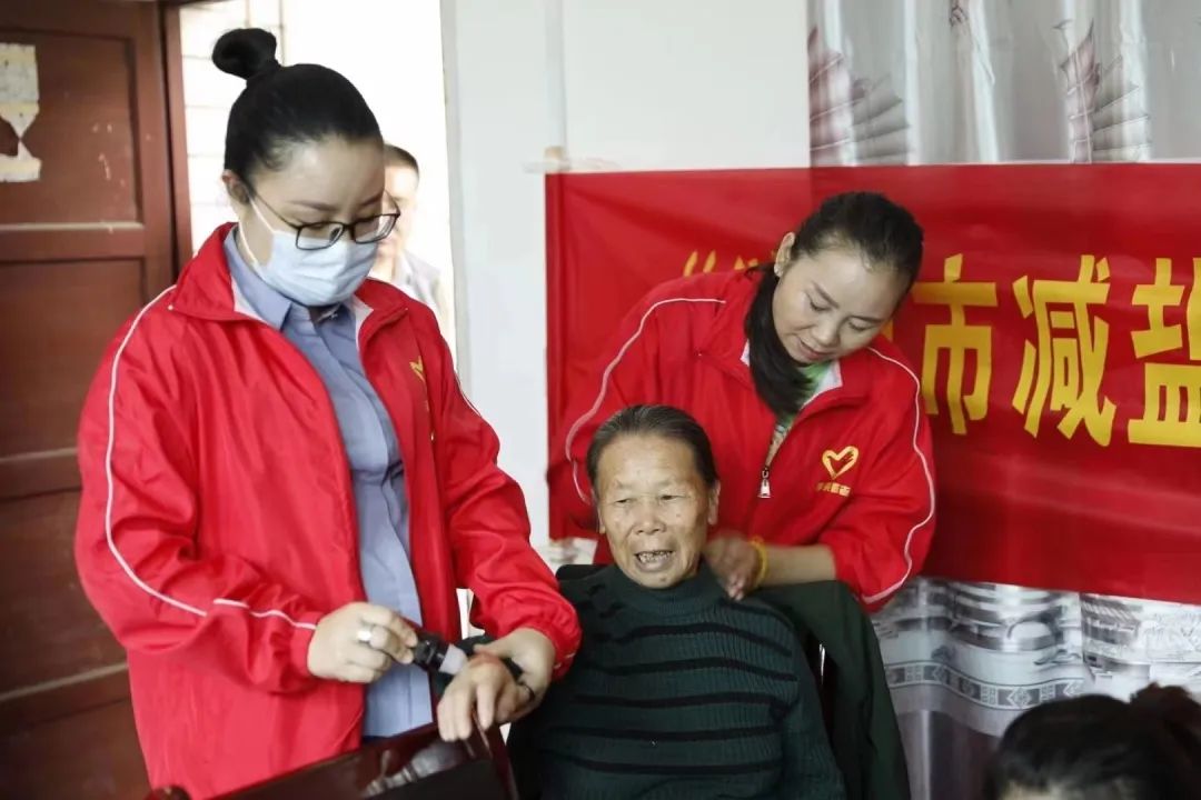 农村妇女在家赚钱项目_农村妇女在家做点什么能赚钱_农村妇女在家适合做什么行业
