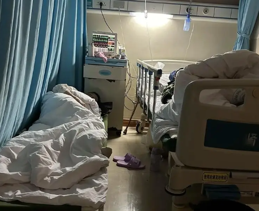 学校门口做什么好赚钱_学校门口赚钱项目_大学校门口什么最赚钱