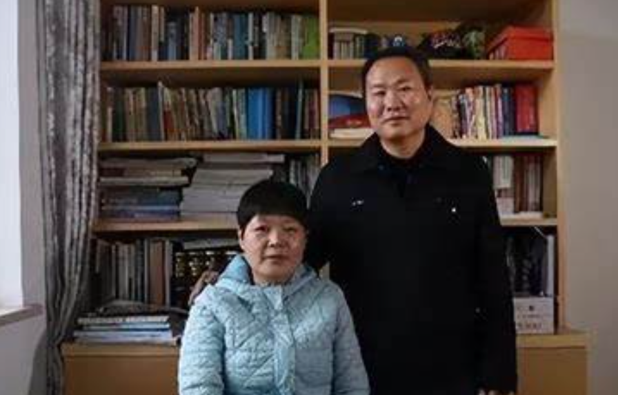 大学校门口什么最赚钱_学校门口做什么好赚钱_学校门口赚钱项目