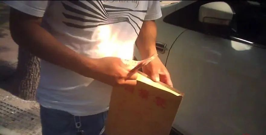 晚上兼职什么赚钱-我晚上兼职开滴滴，接到单位新领导假装不认识，隔月我竟然被提拔，我悄悄送2万感谢费，他说：我看不起你！-优创圈