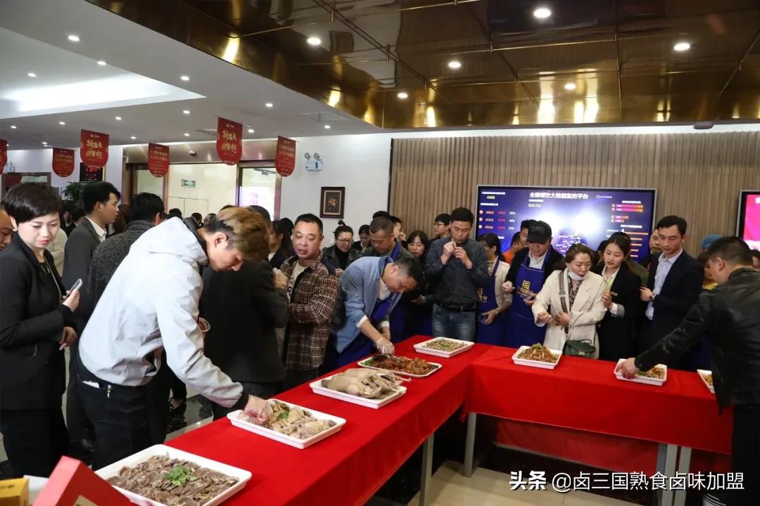 做餐饮怎样赚钱_冬天餐饮做什么赚钱_餐饮挣钱