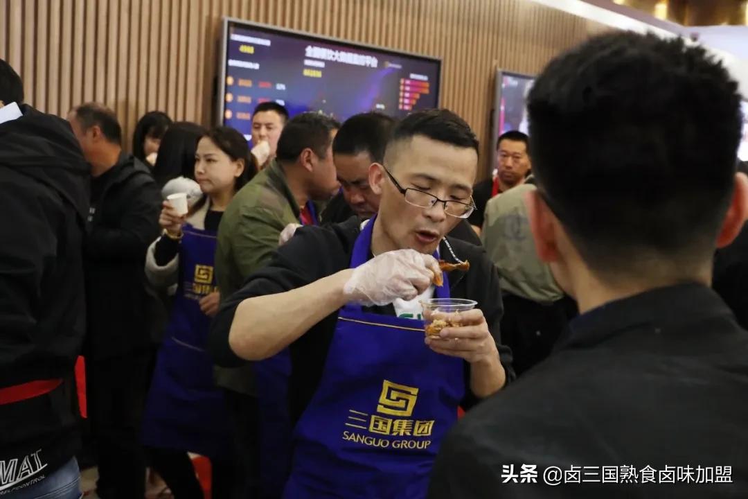 做餐饮怎样赚钱_冬天餐饮做什么赚钱_餐饮挣钱