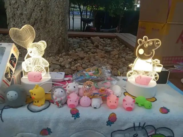 职业画家靠什么赚钱_画家赚的钱多不多_画家赚钱么