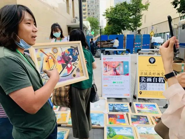职业画家靠什么赚钱_画家赚钱么_画家赚的钱多不多