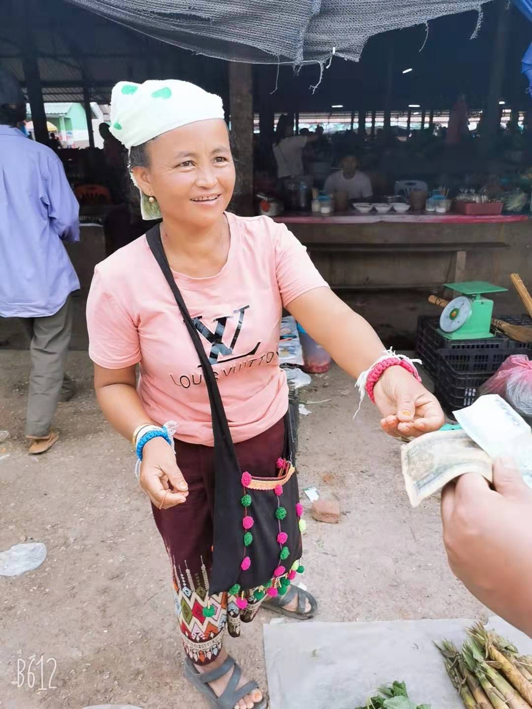 边境生意一年一般赚多少钱_边境赚钱的生意_边境上做什么生意赚钱