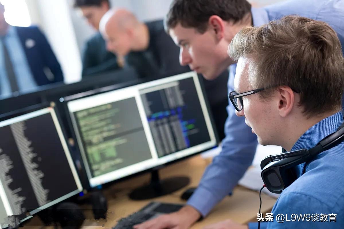 大学选什么专业最赚钱_选哪个专业最赚钱_2020年最赚钱的大学专业
