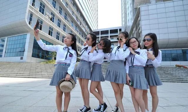 女生学什么专业赚钱多_赚钱女生学专业好就业吗_女生赚钱的专业