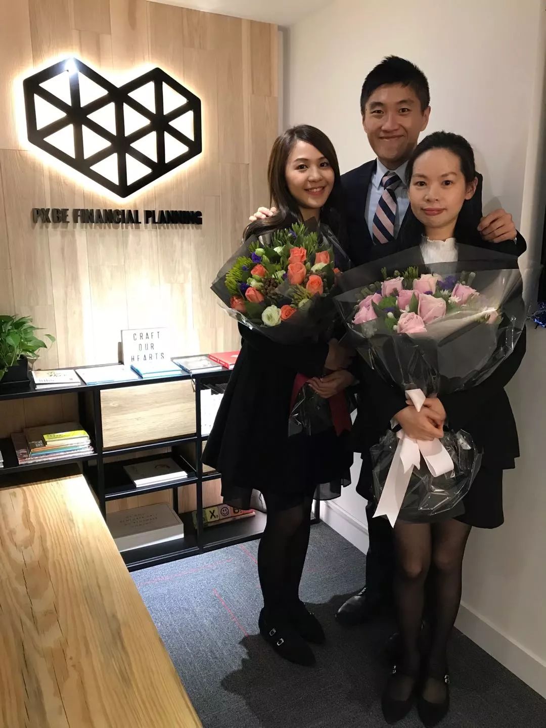 在香港做什么工作赚钱_赚钱香港做工作怎么样_香港打工赚钱