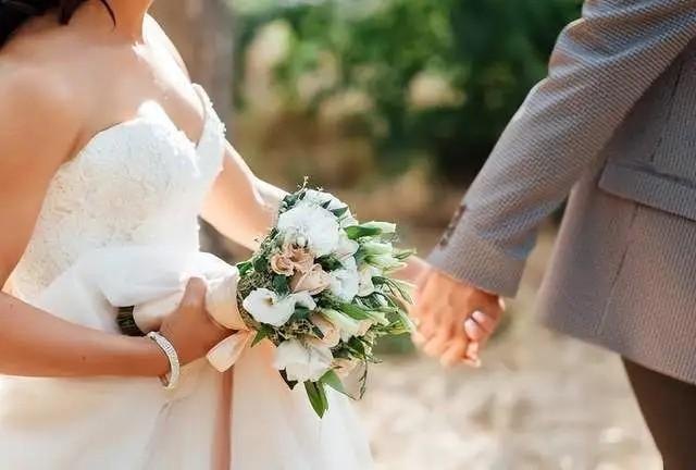 女人赚钱容易吗_挣钱女人_女人现在做什么赚钱