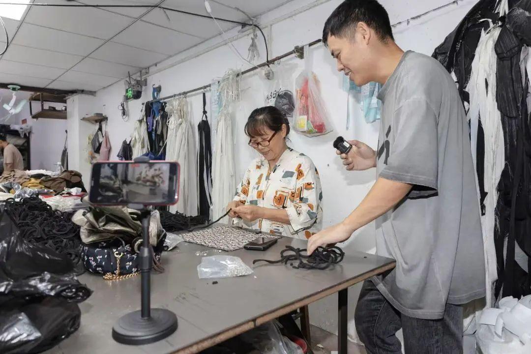 网上卖钱的违法吗_网上卖什么赚钱快_网上卖惨赚钱