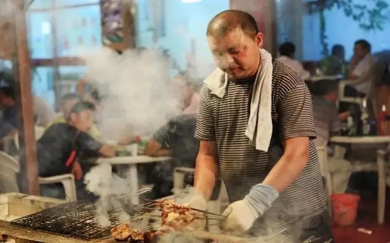 男人不上班做什么赚钱_上班赚钱男人做什么_男人打工去挣钱