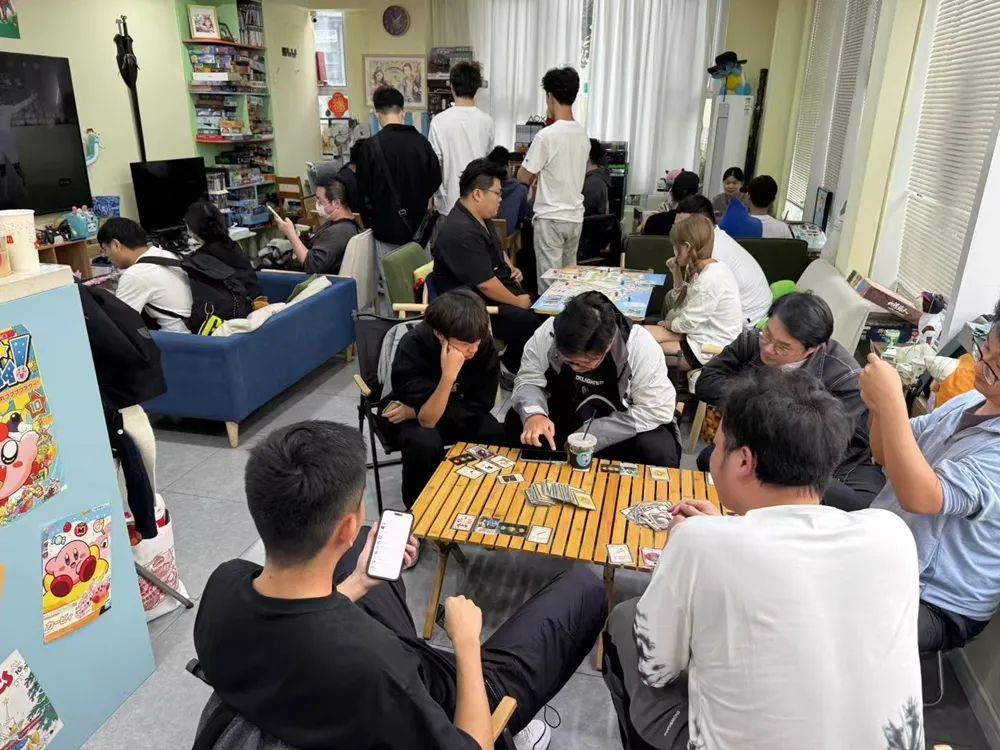 商场最赚钱的行业_大型商场里做什么赚钱_商场做什么小生意赚钱