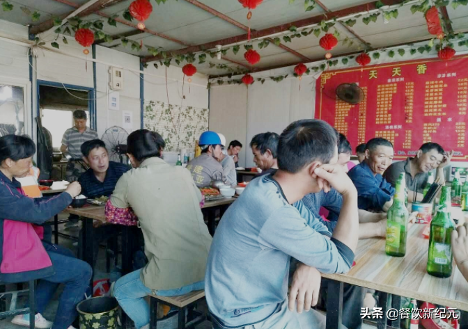 工地旁边卖饭一年可以挣多少钱_工地上卖什么饭最赚钱_在工地卖饭做什么菜