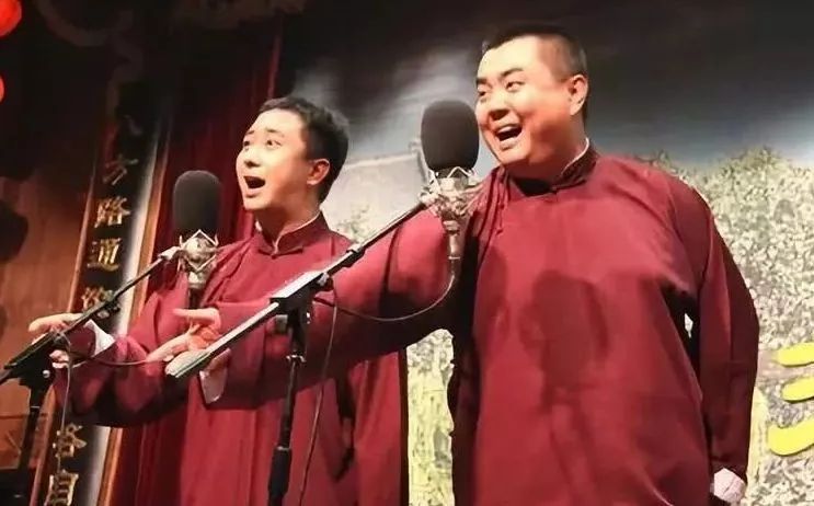 二强尬舞团靠什么赚钱_团舞视频_团舞什么意思