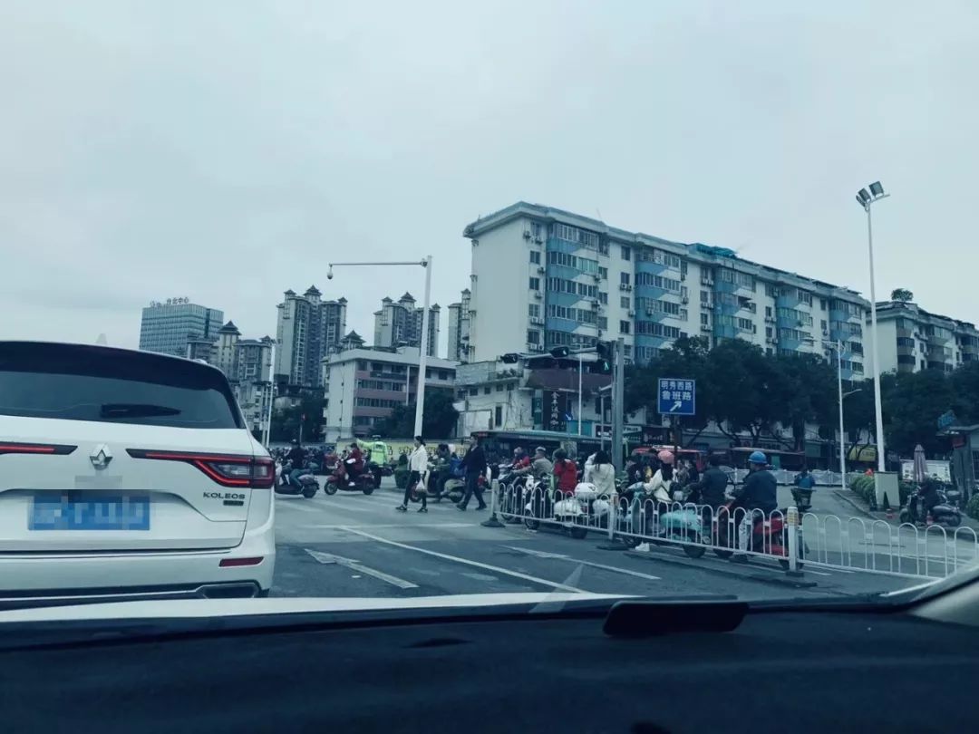 兼职地摊赚钱副业怎么做_兼职地摊卖货_地摊赚钱副业兼职